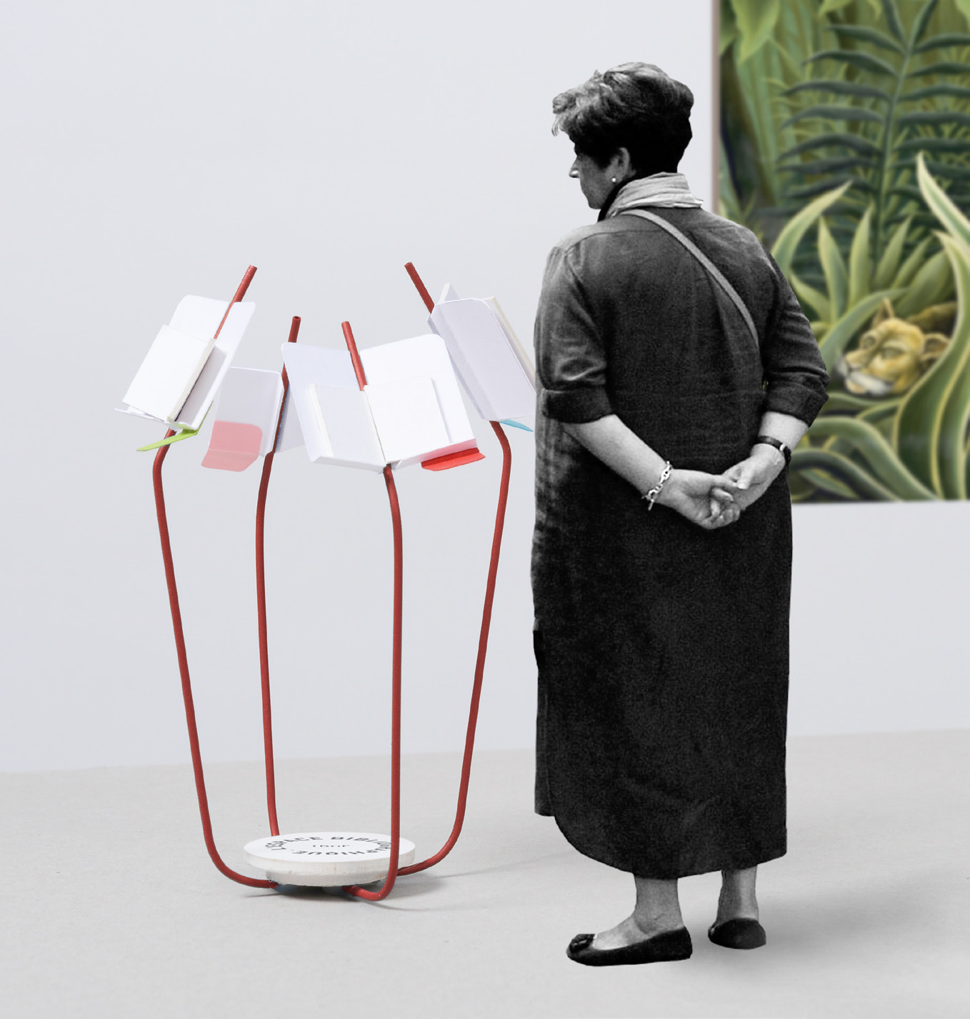 Détail du mobilier de consultation avec ouvrages présentés