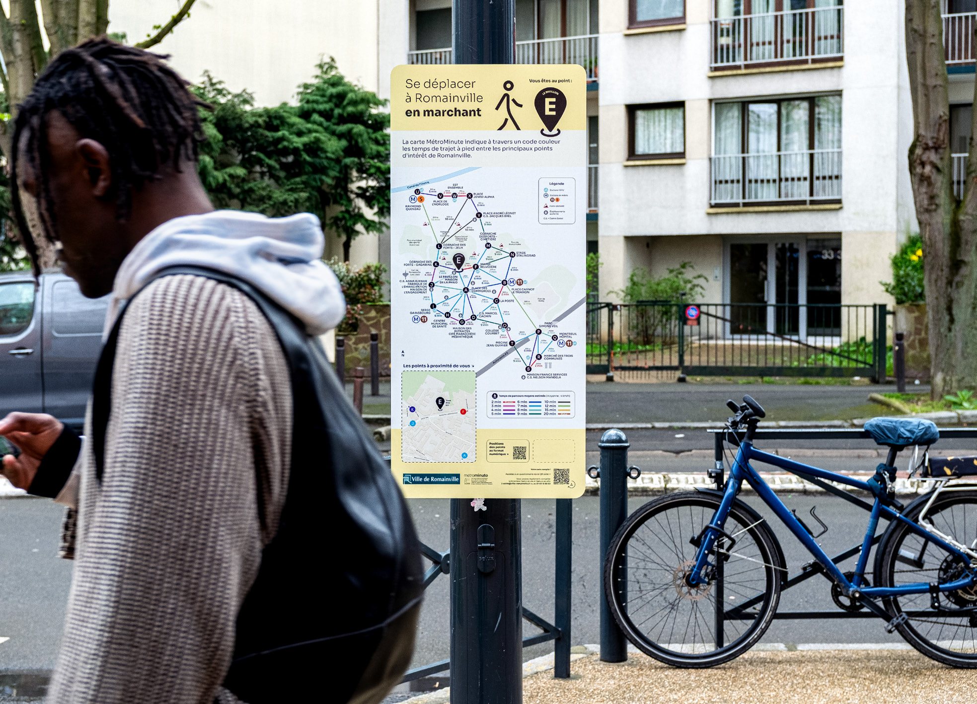 Panneau Metro-Minuto : se déplacer à Romainville en marchant